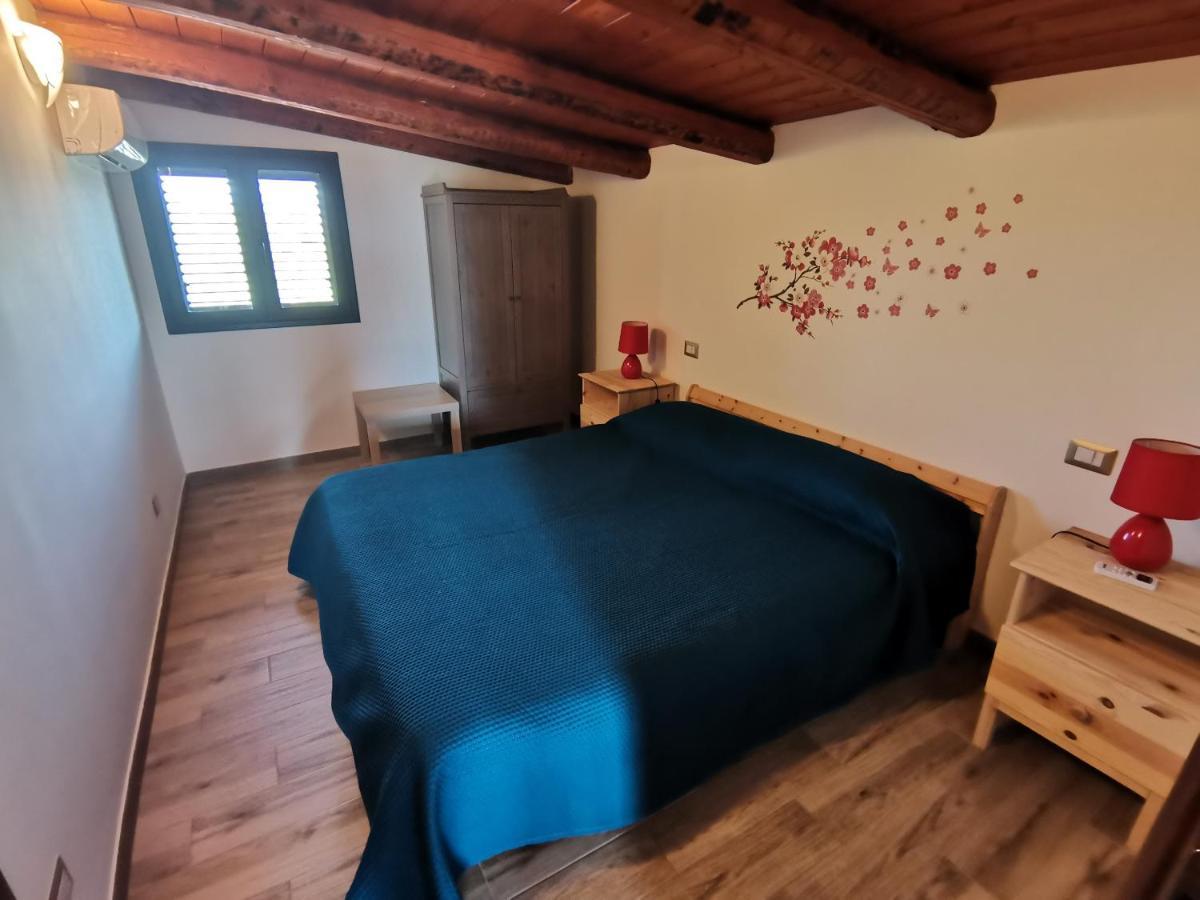Villa Sole - Finaiti - Appartamento Per Turisti Floridia Exterior foto