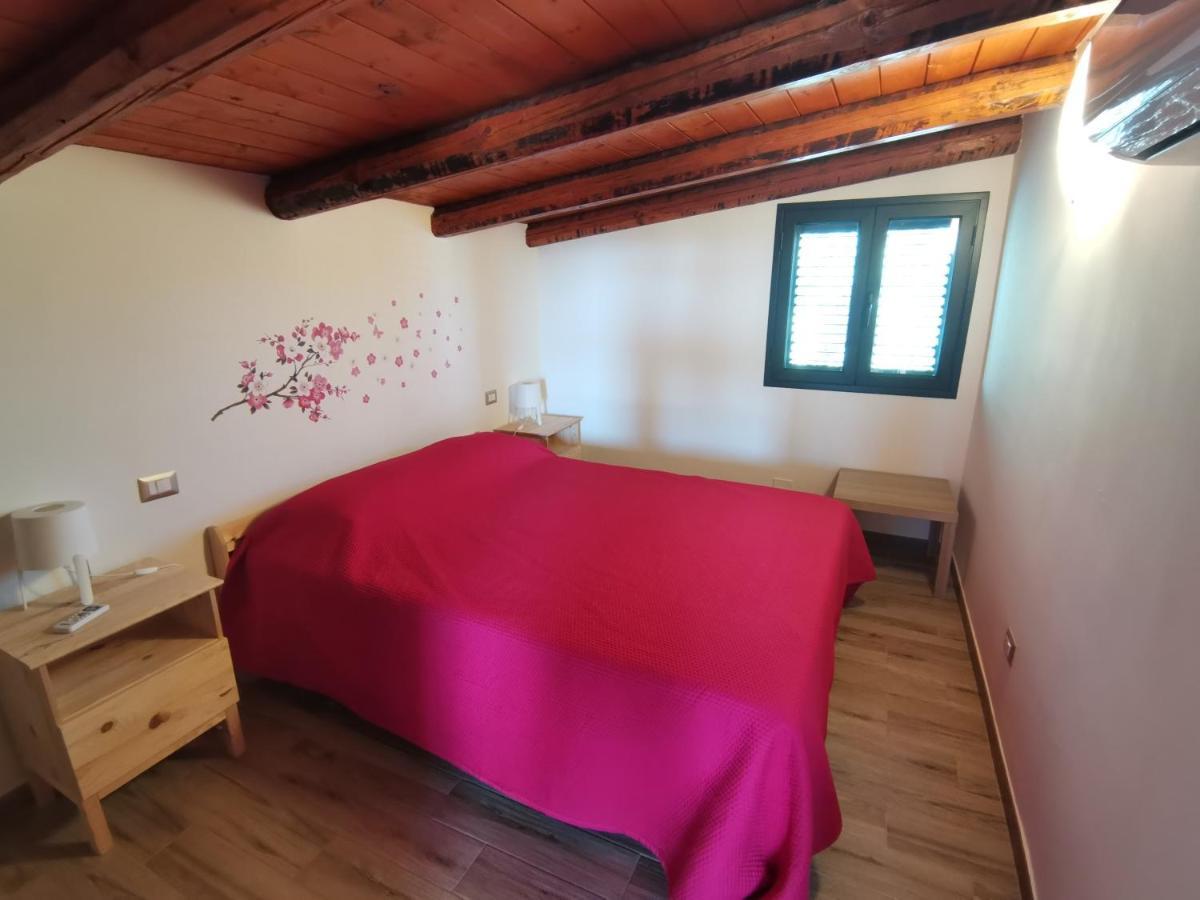 Villa Sole - Finaiti - Appartamento Per Turisti Floridia Exterior foto
