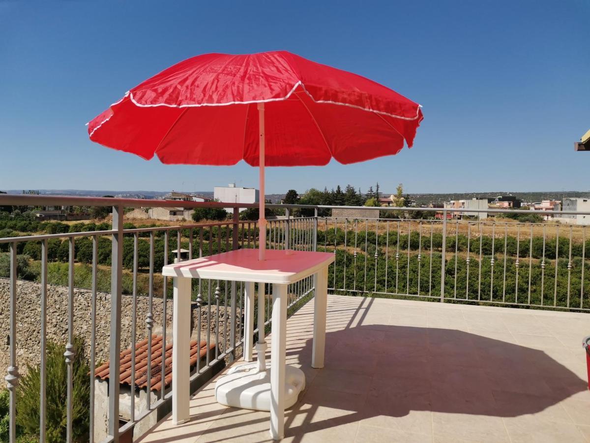 Villa Sole - Finaiti - Appartamento Per Turisti Floridia Exterior foto